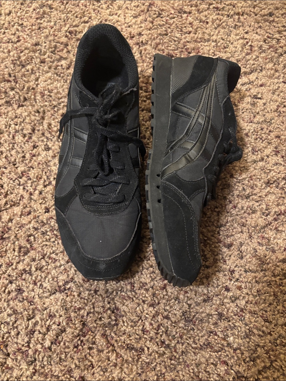 Men’s 11.5 ASICS sneakers